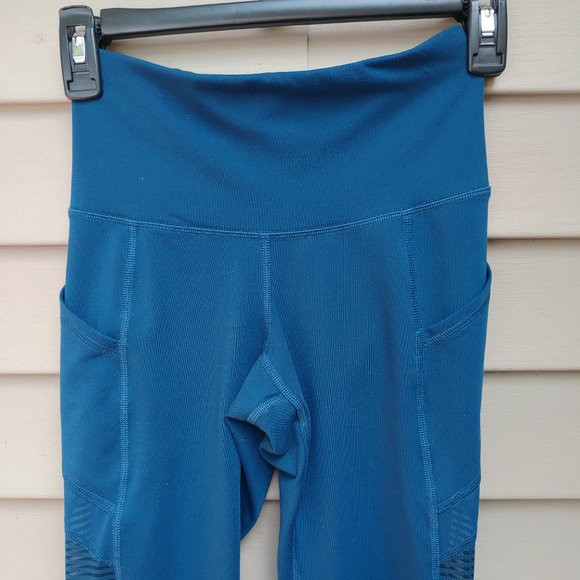 Old Navy Active Blue Leggings Go-Dry Side Pockets Sheer Mesh Side Stripes - Picture 2 of 11
